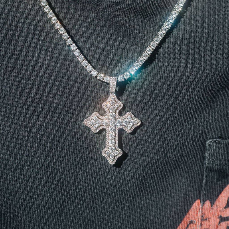 CLUSTERED CROSS PENDANT - WHITE GOLD