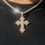 CLUSTERED CROSS PENDANT - GOLD